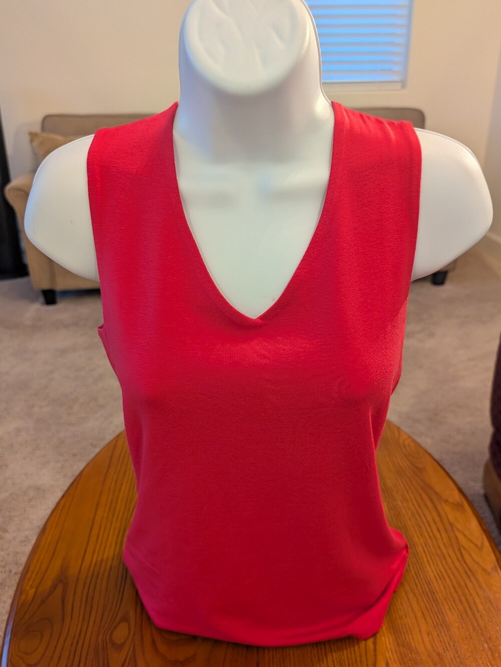 Kettlewell Fuschia V-Neck Lined Sleeveless Women’s Top, Size S